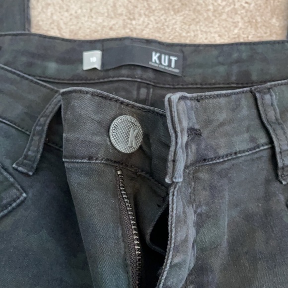 EUC - KUT from the Kloth Connie ankle skinny jeans - camo size 10 - Picture 2 of 6
